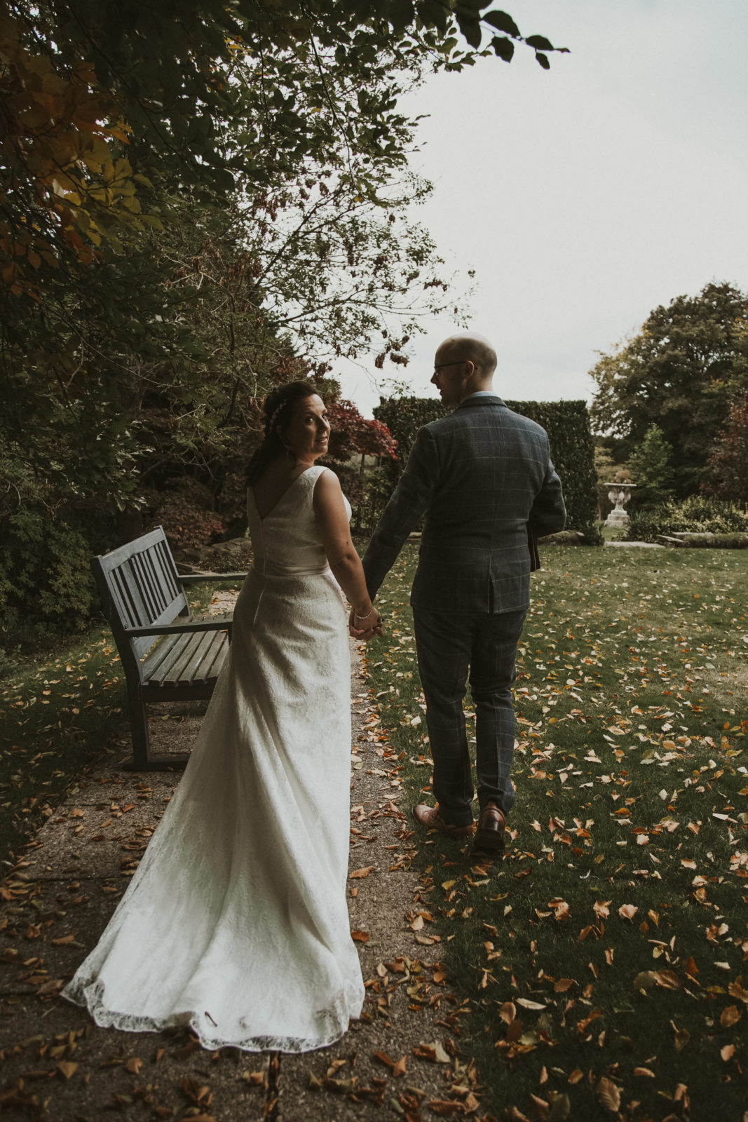 Relaxed wedding photography