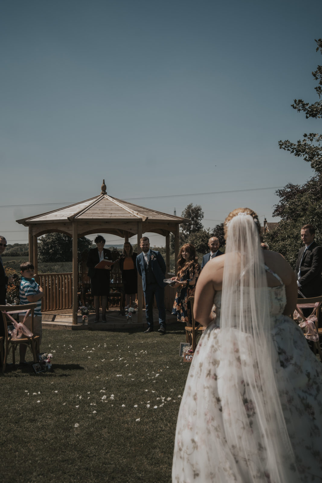 Relaxed Wedding Photographer
