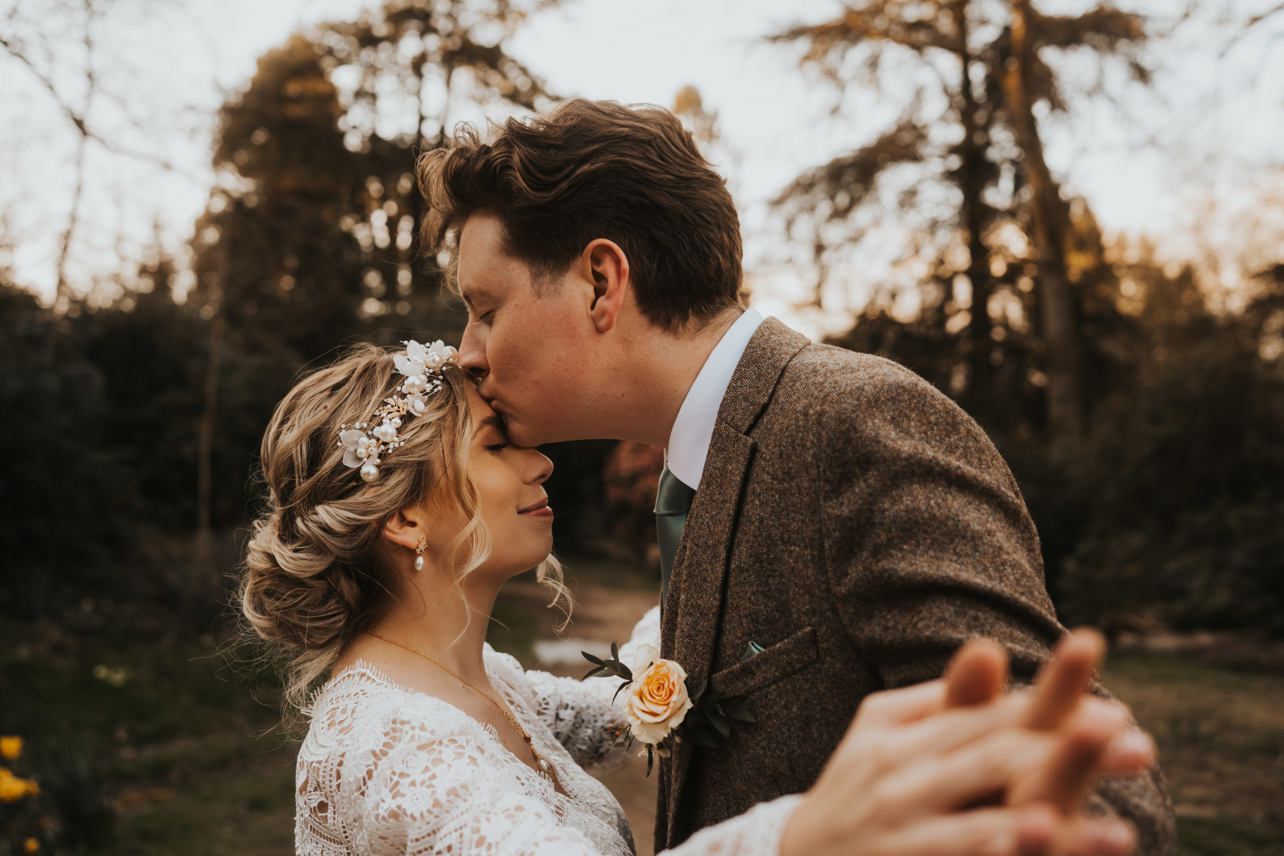 relaxed wedding photo and film
