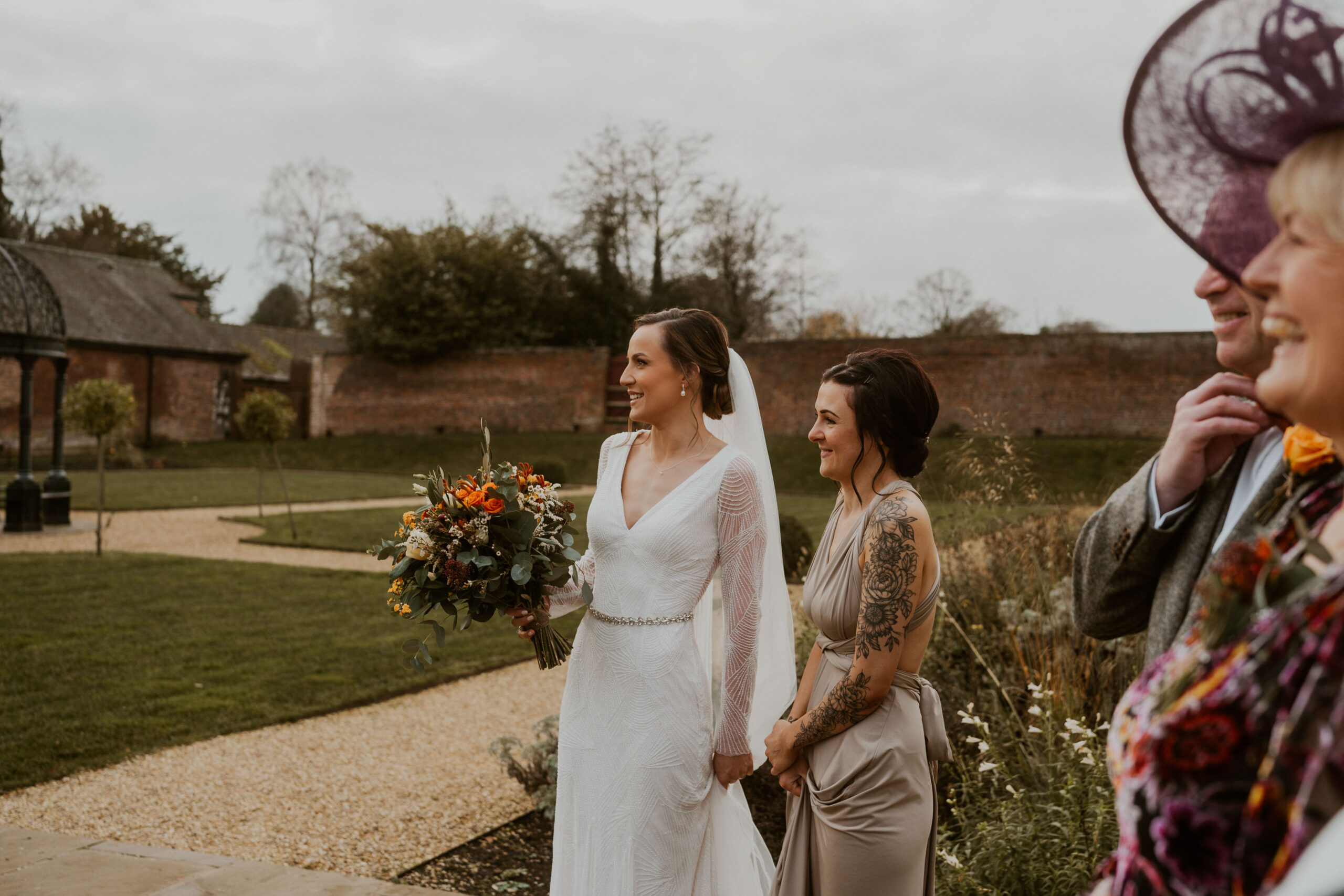 relaxed wedding photographer at foxtail barn